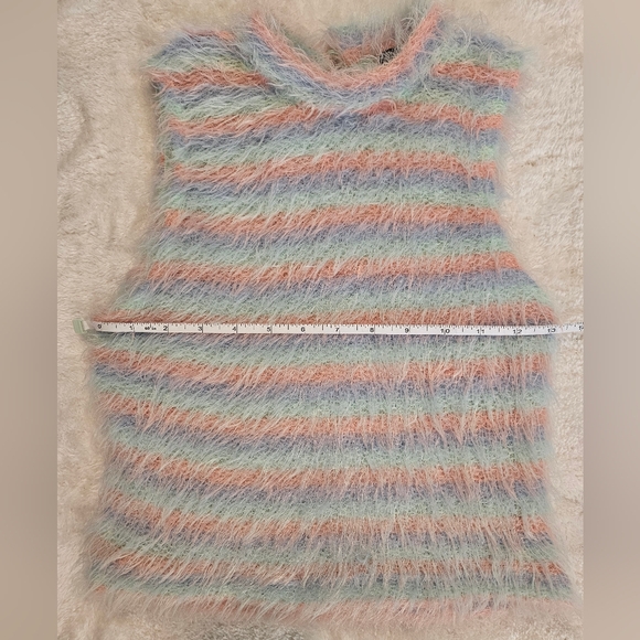 NEW Bershka Fuzzy Sleeveless Knit Crop Top Size S Knit Pastel Girlhoodcore - Picture 9 of 13